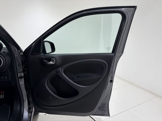 MCC SMART FORFOUR 2017 Image 31