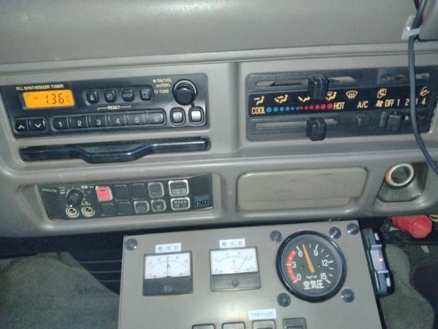 MITSUBISHI FUSOU SUPER GREAT 1996 Image 31