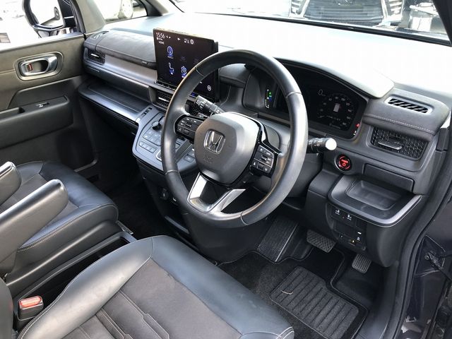 HONDA STEPWAGON E:HEV SPAD 2022 Image 31