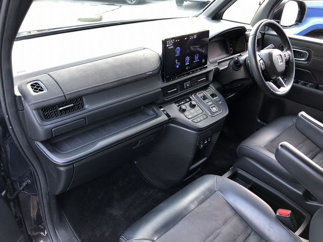 HONDA STEPWAGON E:HEV SPAD 2022 Image 31