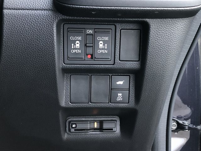 HONDA STEPWAGON E:HEV SPAD 2022 Image 31