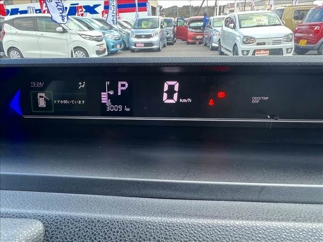 DAIHATSU TANTO CUSTOM 2022 Image 31