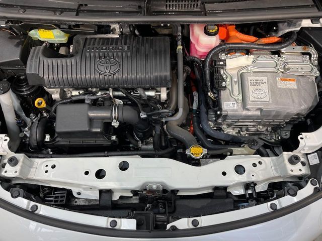 TOYOTA SIENTA HYBRID 2015 Image 31