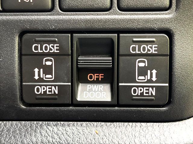 TOYOTA VOXY 2020 Image 31