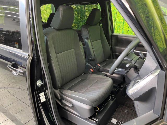 TOYOTA NOAH HYBRID 2023 Image 31