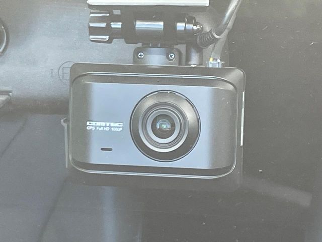 TOYOTA PRIUS 2016 Image 31