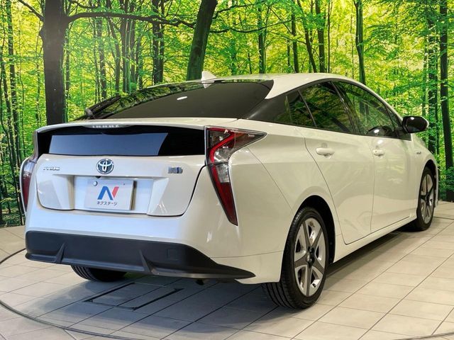 TOYOTA PRIUS 2016 Image 31
