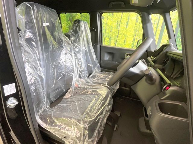 HONDA N BOX CUSTOM 2025 Image 31