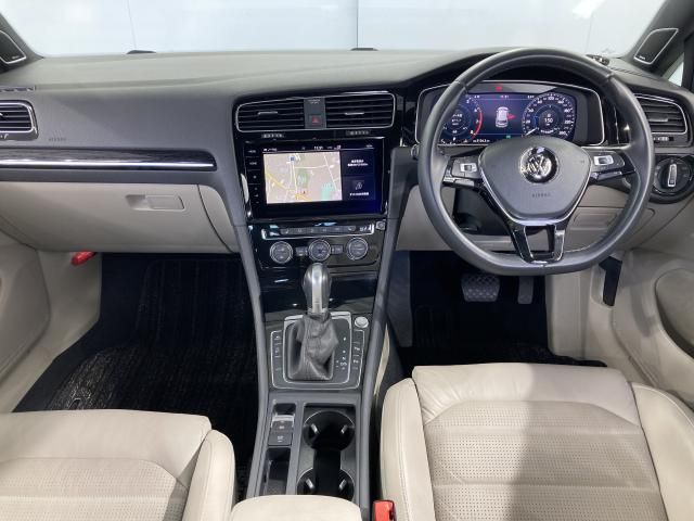 VOLKSWAGEN GOLF 2019 Image 31