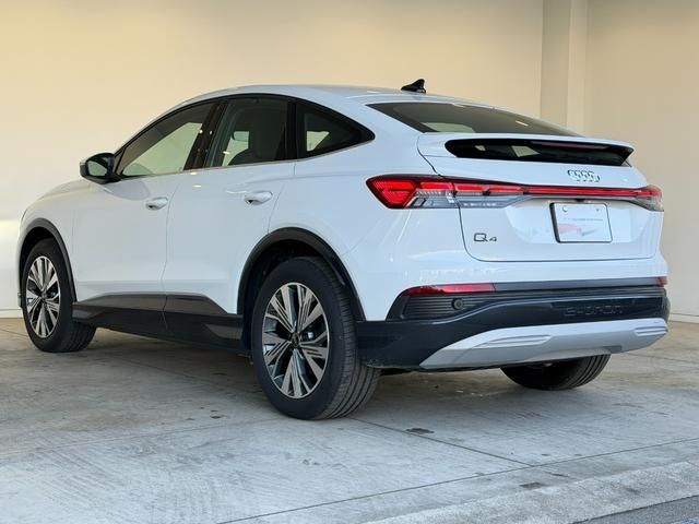 AUDI Q4 E-TRON SPORT 2023 Image 31