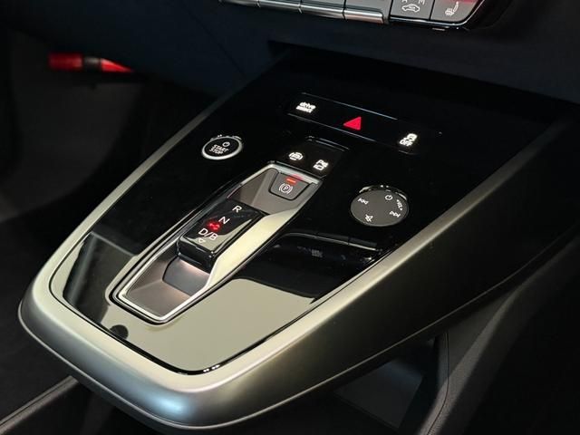 AUDI Q4 E-TRON SPORT 2023 Image 31