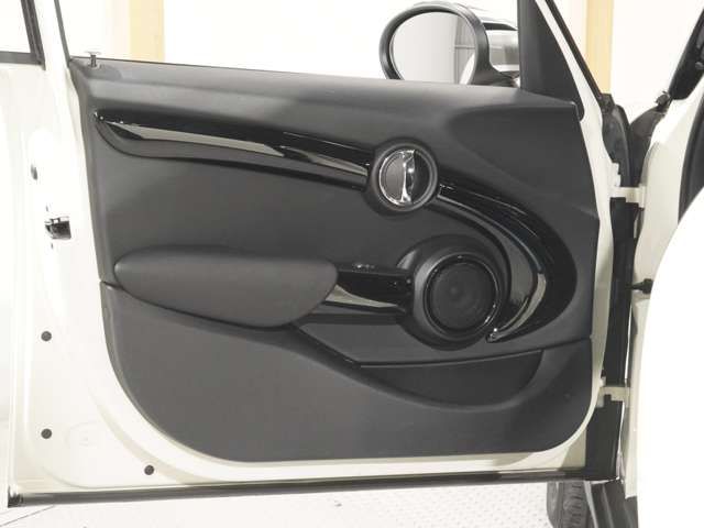 BMW MINI COOPER D 5DOOR 2021 Image 31