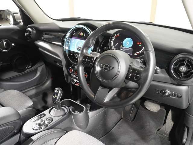 BMW MINI COOPER D 5DOOR 2021 Image 31