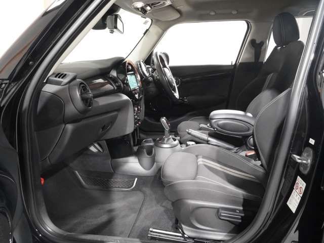 BMW MINI COOPER S 5DOOR 2018 Image 31