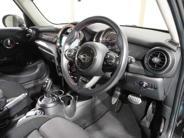 BMW MINI COOPER S 5DOOR 2018 Image 31