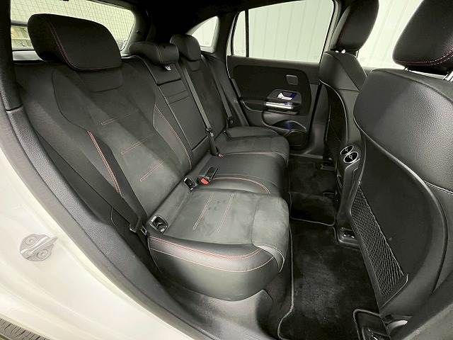 MERCEDES BENZ EQA 2021 Image 31