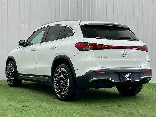 MERCEDES BENZ EQA 2021 Image 31