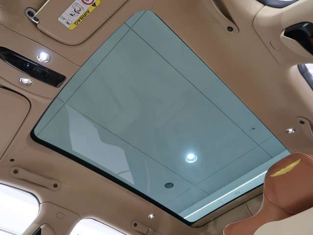 ASTON MARTIN SUV 2023 Image 31