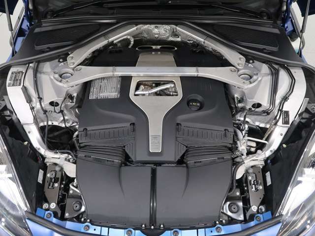 ASTON MARTIN SUV 2023 Image 31