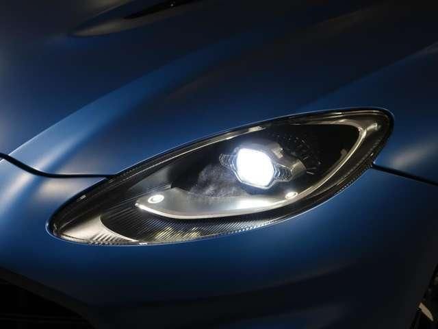 ASTON MARTIN SUV 2023 Image 31