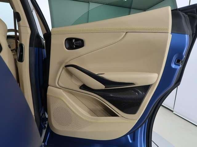 ASTON MARTIN SUV 2023 Image 31