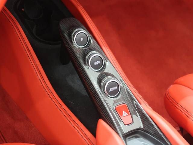 FERRARI F8 SPIDER 2021 Image 31