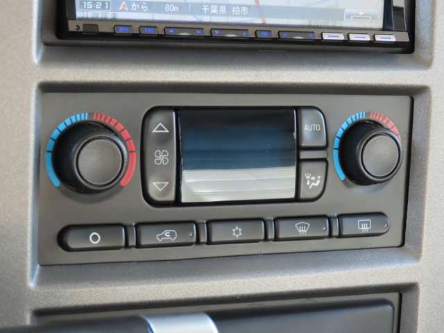 HUMMER H2 2003 Image 31