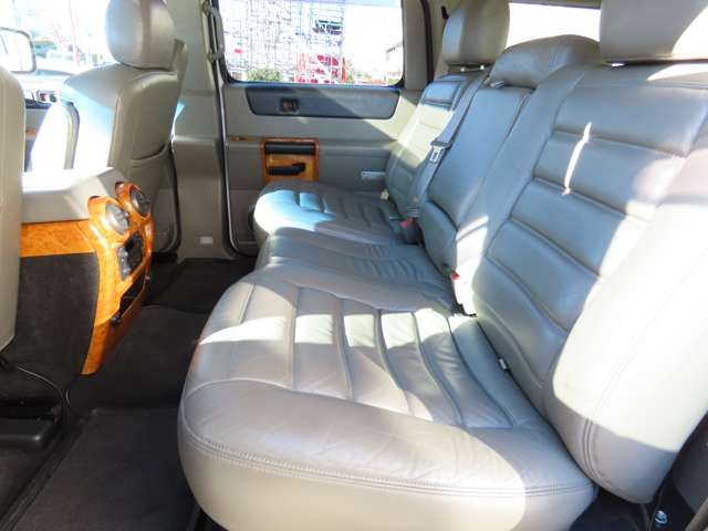 HUMMER H2 2004 Image 31