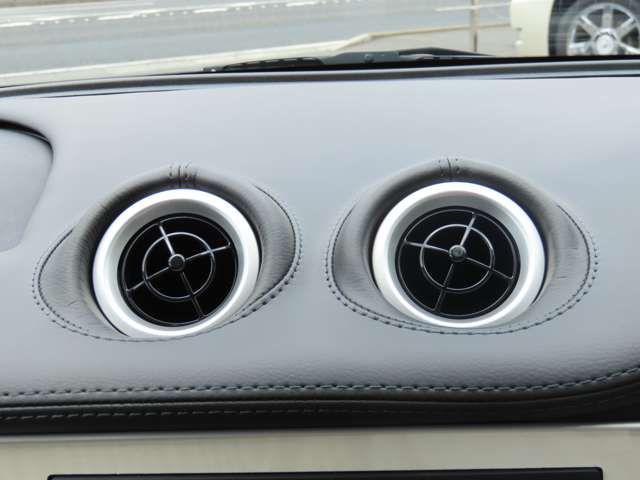 MITSUOKA VIEWT 2020 Image 31