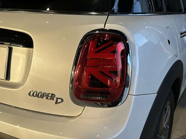 BMW MINI COOPER D 5DOOR 2023 Image 31