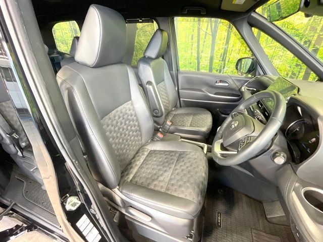 TOYOTA VOXY HYBRID 2023 Image 31