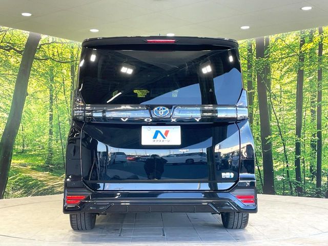 TOYOTA VOXY HYBRID 2023 Image 31