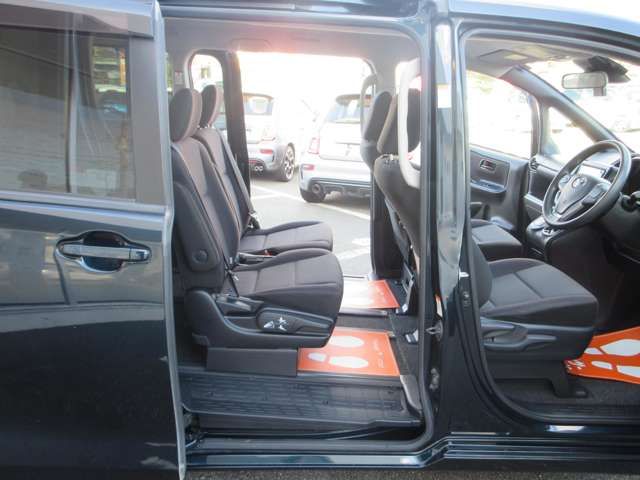 TOYOTA VOXY HYBRID 2016 Image 31