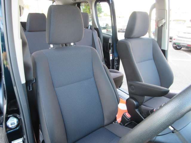 TOYOTA VOXY HYBRID 2016 Image 31