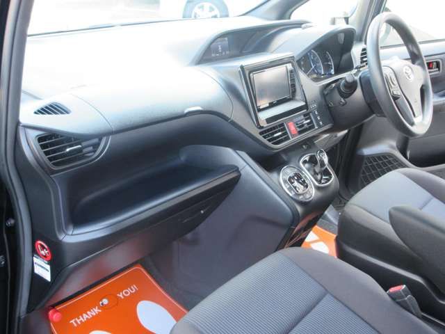 TOYOTA VOXY HYBRID 2016 Image 31