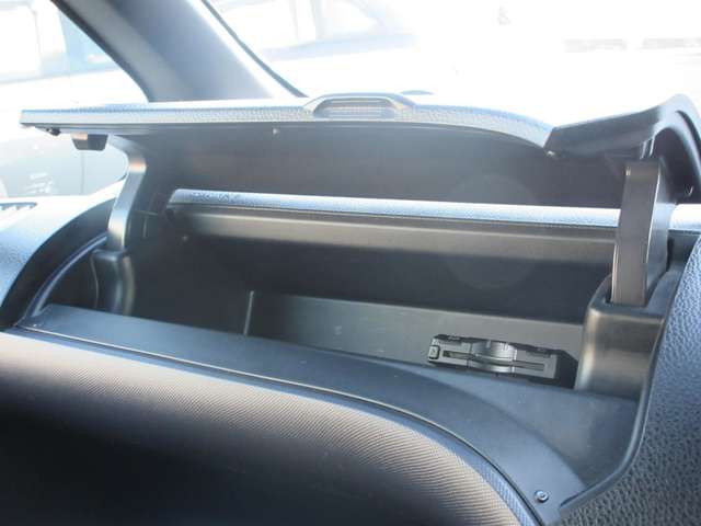 TOYOTA VOXY HYBRID 2016 Image 31