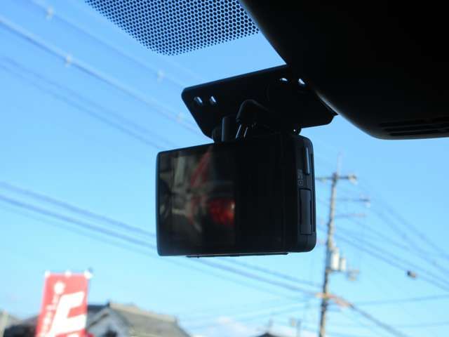 TOYOTA VOXY HYBRID 2016 Image 31