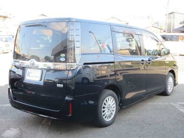 TOYOTA VOXY HYBRID 2016 Image 31