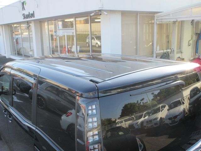 TOYOTA VOXY HYBRID 2016 Image 31