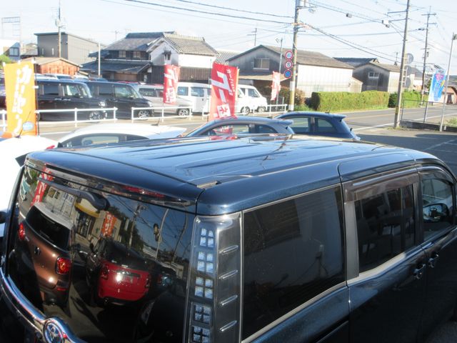 TOYOTA VOXY HYBRID 2016 Image 31