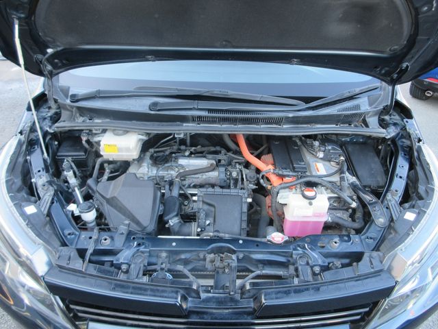 TOYOTA VOXY HYBRID 2016 Image 31