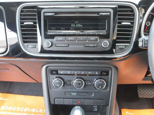 VOLKSWAGEN THE BEETL 2012 Image 31