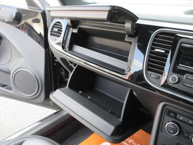 VOLKSWAGEN THE BEETL 2012 Image 31