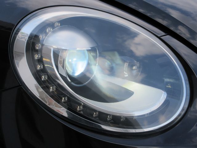 VOLKSWAGEN THE BEETL 2012 Image 31