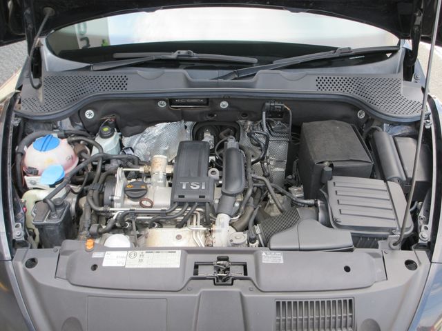 VOLKSWAGEN THE BEETL 2012 Image 31