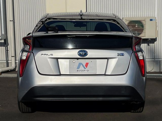 TOYOTA PRIUS 2016 Image 31