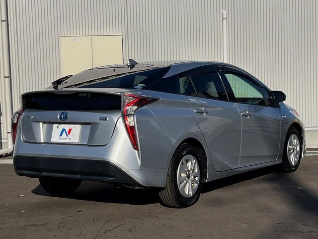 TOYOTA PRIUS 2016 Image 31