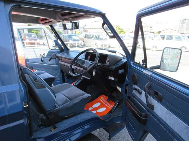 VOLKSWAGEN CARRAVEL 1990 Image 31