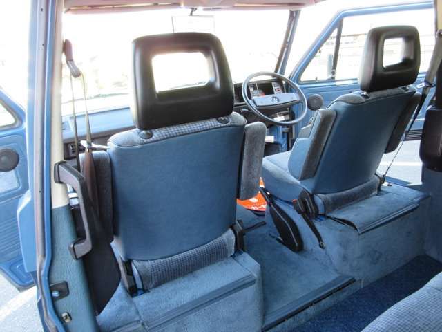 VOLKSWAGEN CARRAVEL 1990 Image 31