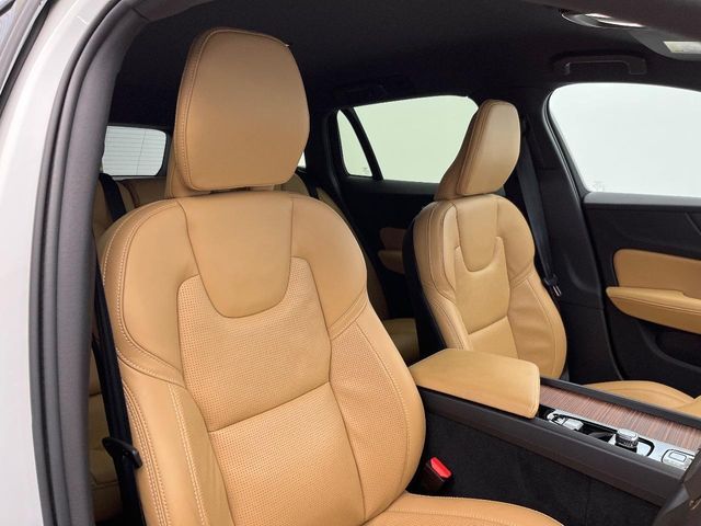 VOLVO V60 CROSS COUN 2024 Image 31